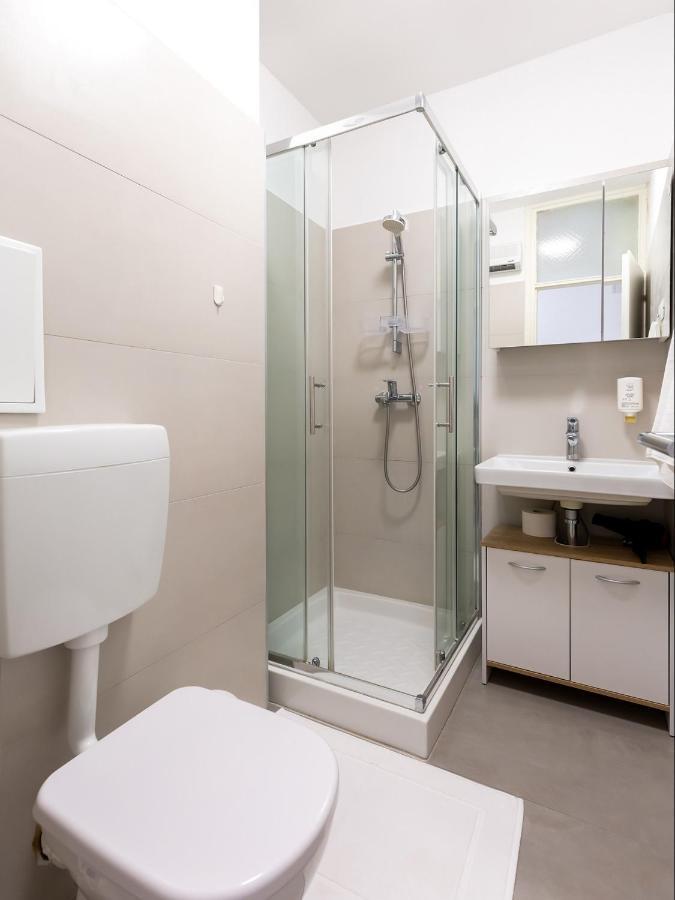 Apartment Amoroso 200m From Sea Porec